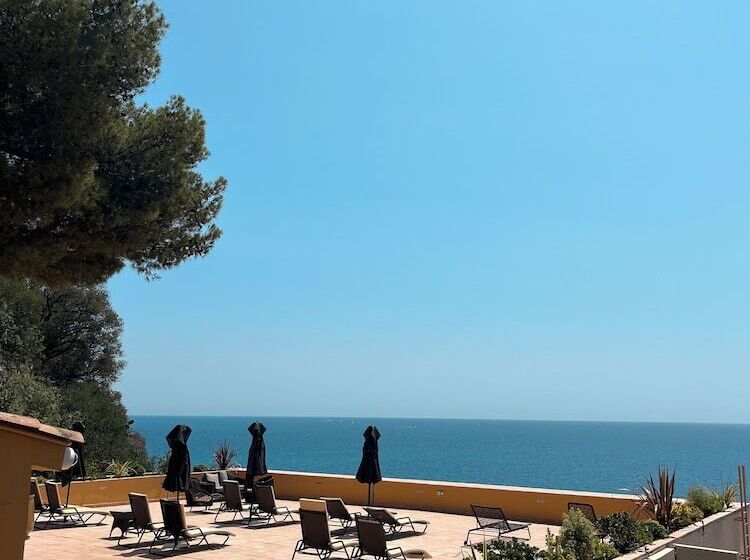 هتل Hôtel La Pérouse Nice Baie Des Anges   Recently Fully Renovated