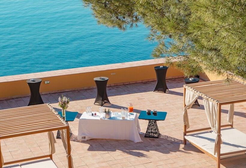 هتل Hôtel La Pérouse Nice Baie Des Anges   Recently Fully Renovated