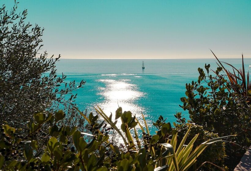 هتل Hôtel La Pérouse Nice Baie Des Anges   Recently Fully Renovated