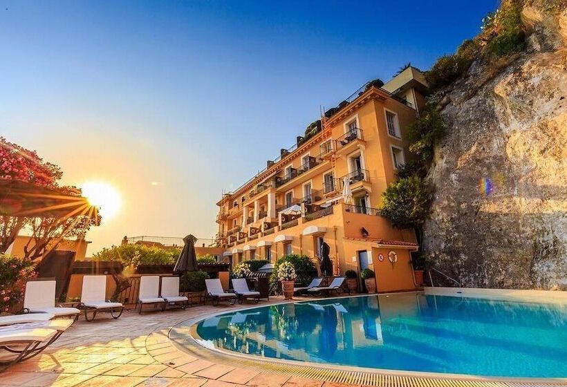 هتل Hôtel La Pérouse Nice Baie Des Anges   Recently Fully Renovated