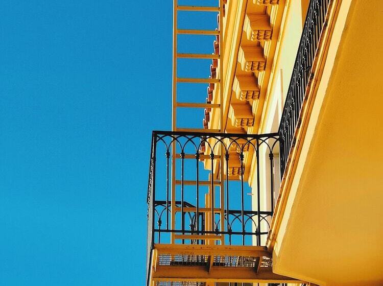 هتل Hôtel La Pérouse Nice Baie Des Anges   Recently Fully Renovated