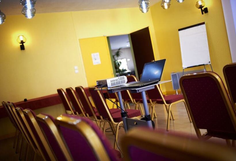 فندق Logis De La Loire