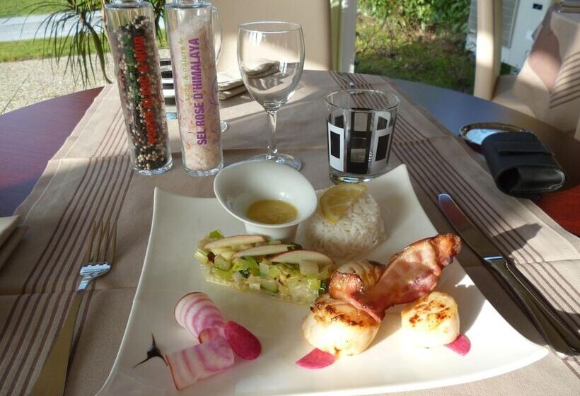 فندق Logis De La Loire