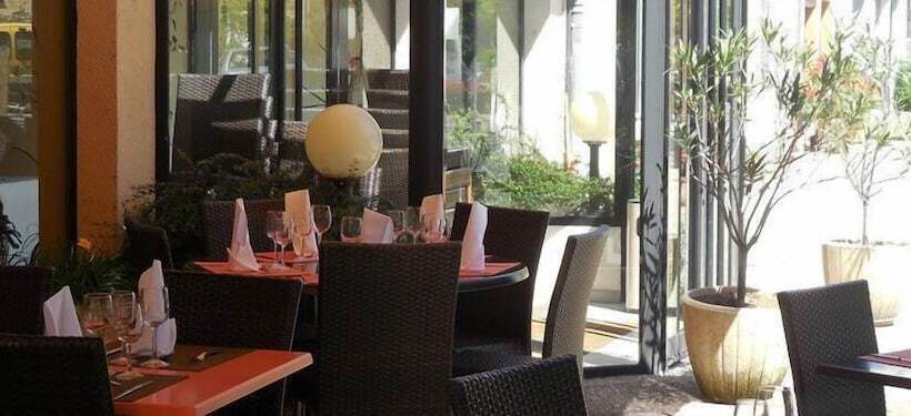 Logis Hotel Restaurant Des Voyageurs