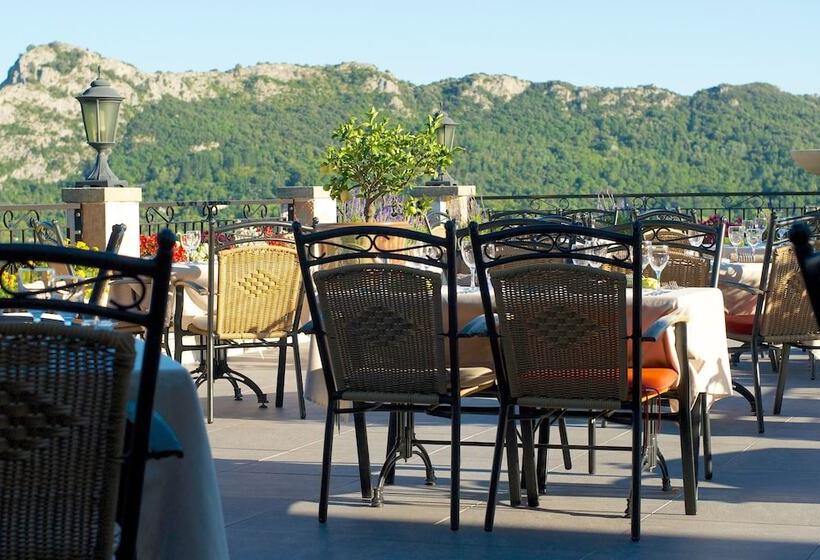 Logis Hotel Restaurant La Porte Des Cévennes