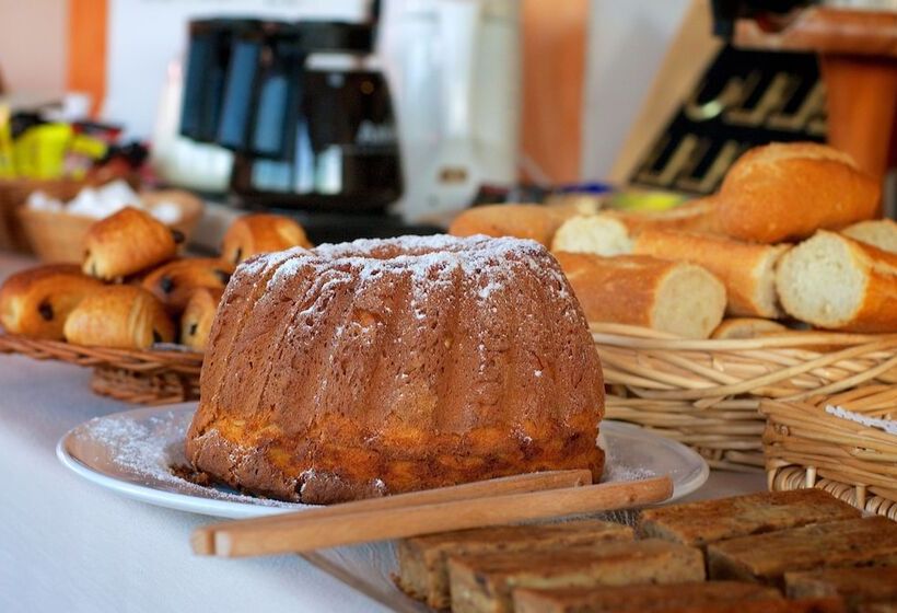 Logis Hotel Restaurant La Porte Des Cévennes