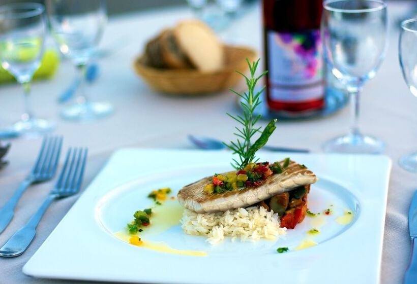 Logis Hotel Restaurant La Porte Des Cévennes