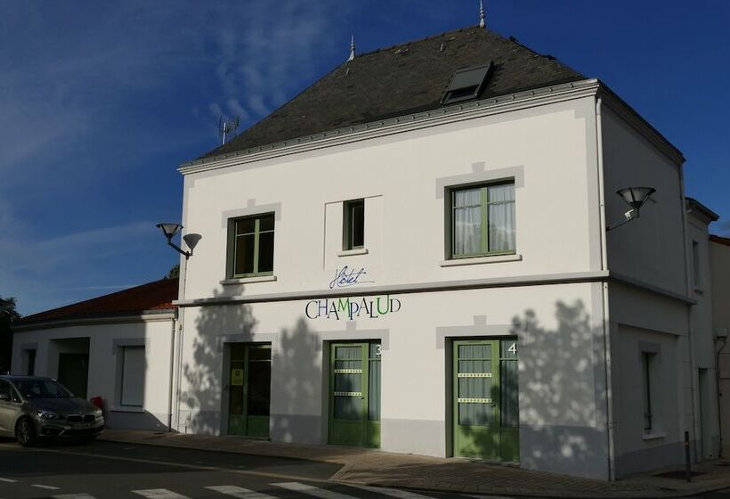 Logis Hotels Le Champalud Restaurant La Citadelle