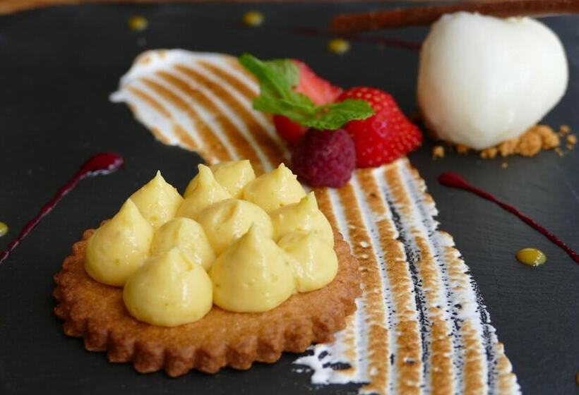 Logis Hotels Le Champalud Restaurant La Citadelle