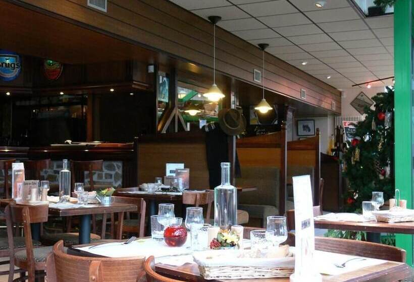 Logis Hotels Le Champalud Restaurant La Citadelle