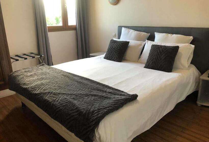 ホテル Logis Le Clos Deauville Saint Gatien