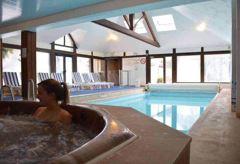 ホテル Logis Le Clos Deauville Saint Gatien