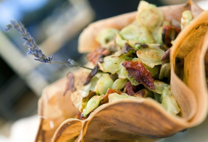 Отель Logis Le Printemps Hôtel Restaurant   Montélimar