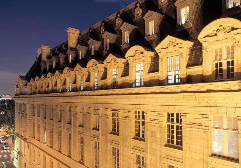 ホテル Mercure Paris Centre Tour Eiffel