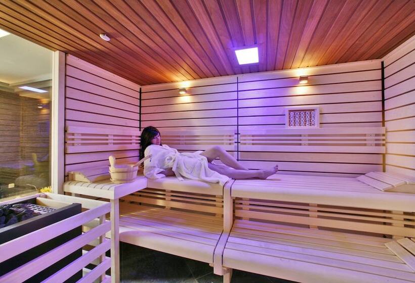 هتل Plaza Madeleine & Spa