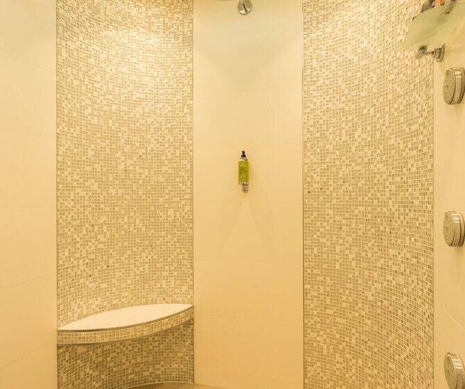 هتل Plaza Madeleine & Spa