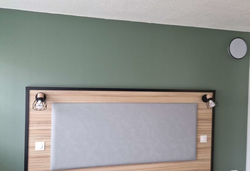 Отель Campanile Saumur