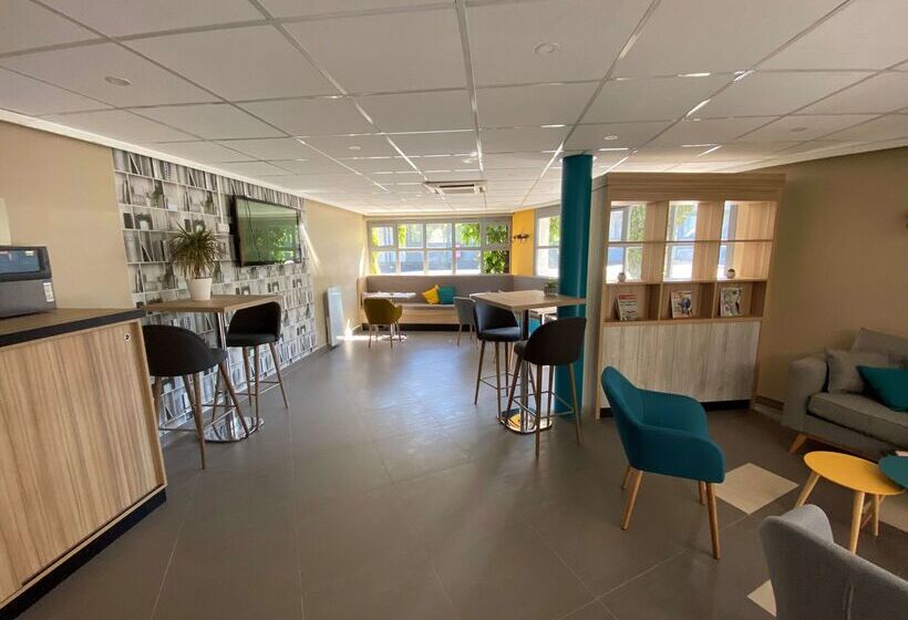 Отель Campanile Saumur