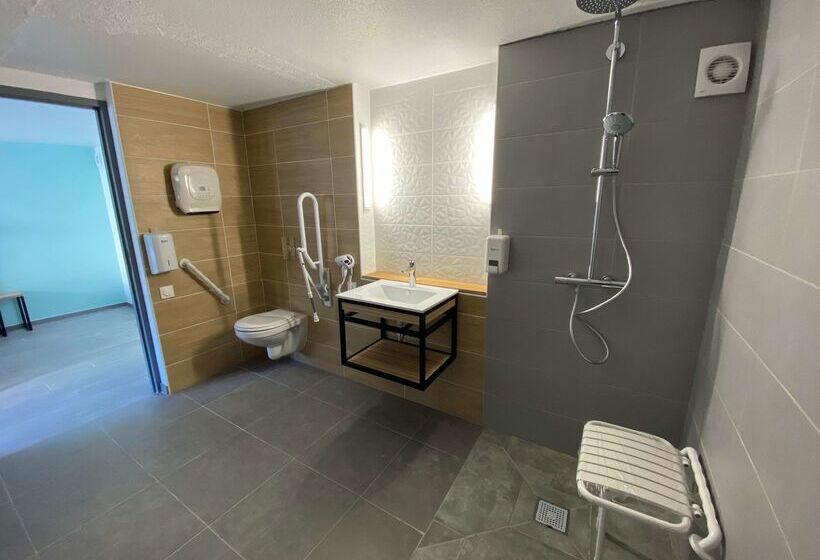 Отель Campanile Saumur