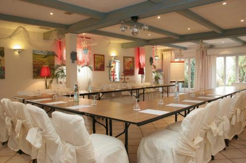 Отель Restaurant La Bergerie