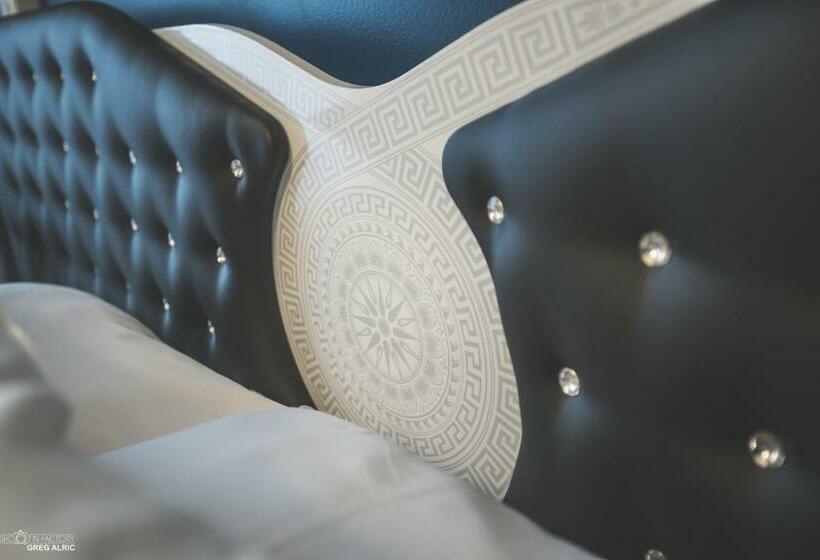 Отель Saint Sauveur