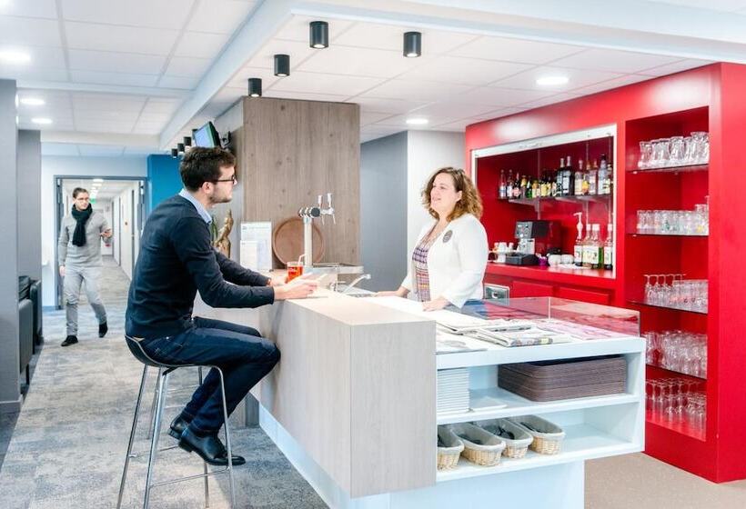 ホテル The Originals City, Ara Hôtel