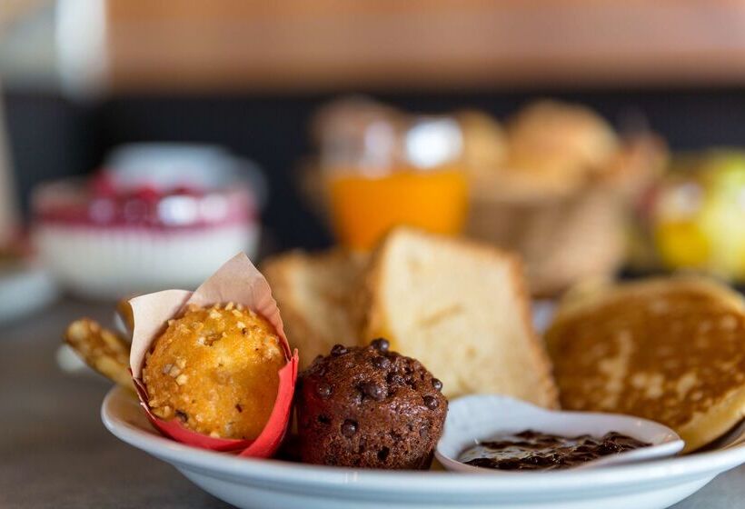 בית מלון כפרי The Originals City, Hôtel Armony, Dijon Sud