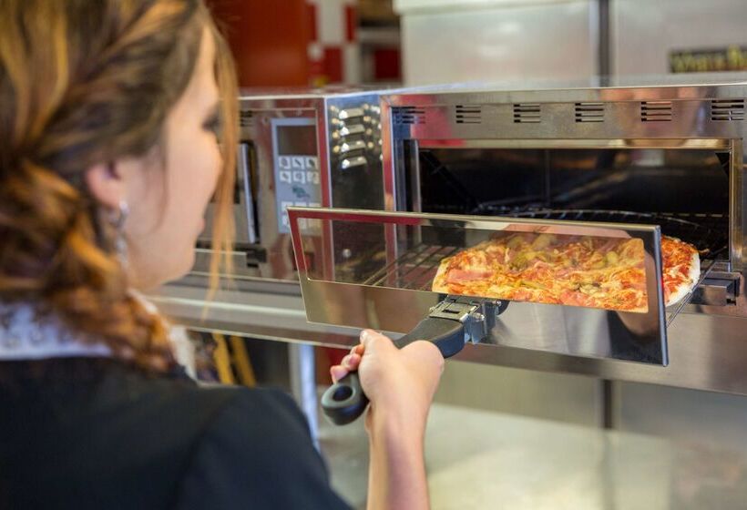 בית מלון כפרי The Originals City, Hôtel Armony, Dijon Sud