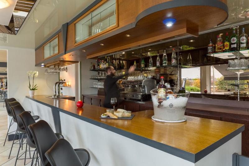 בית מלון כפרי The Originals City, Hôtel Armony, Dijon Sud