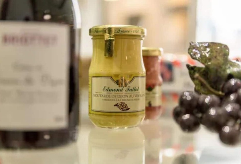 בית מלון כפרי The Originals City, Hôtel Armony, Dijon Sud