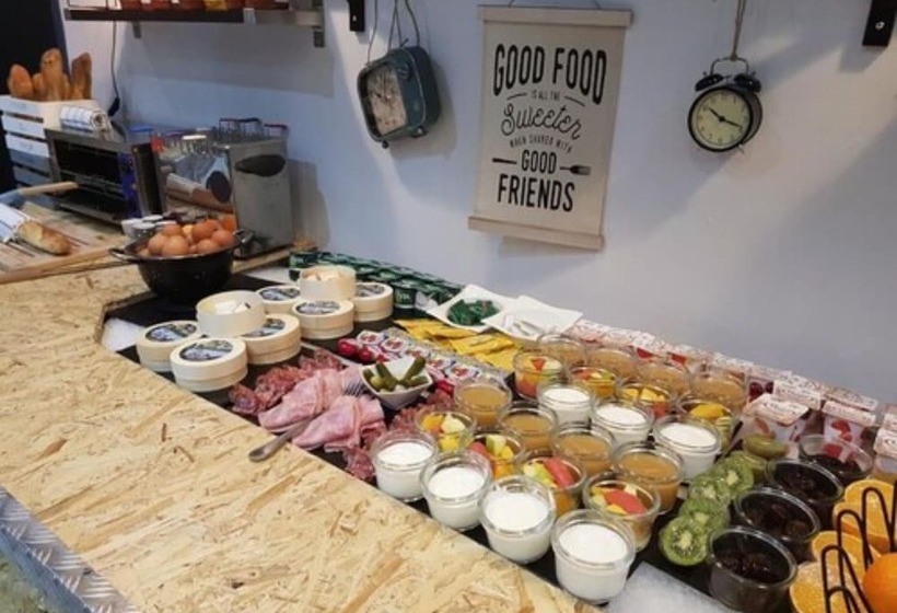 בית מלון כפרי The Originals City, Hôtel Armony, Dijon Sud