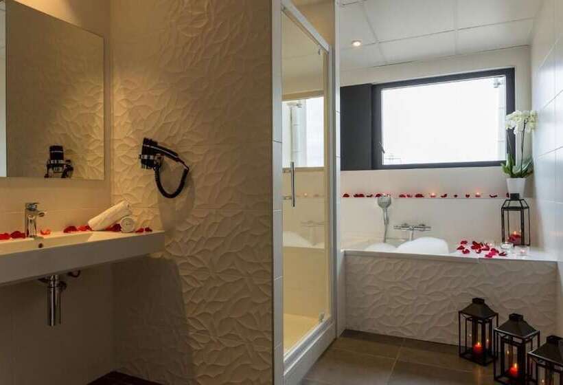 בית מלון כפרי The Originals City, Hôtel Armony, Dijon Sud