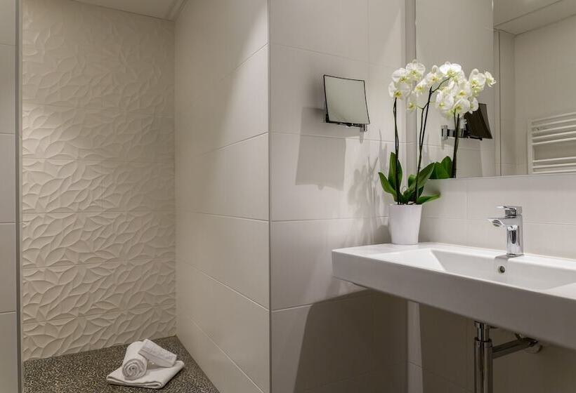 בית מלון כפרי The Originals City, Hôtel Armony, Dijon Sud