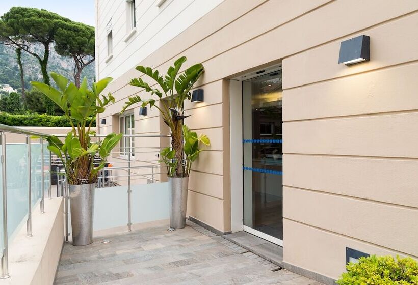 ホテル The Originals City, Hôtel Frisia, Beaulieusurmer