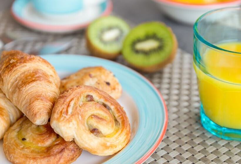 ホテル The Originals City, Hôtel Frisia, Beaulieusurmer