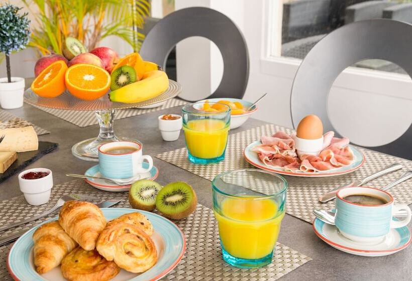 ホテル The Originals City, Hôtel Frisia, Beaulieusurmer