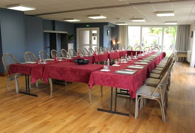 L Ermitage Hotel & Restaurant