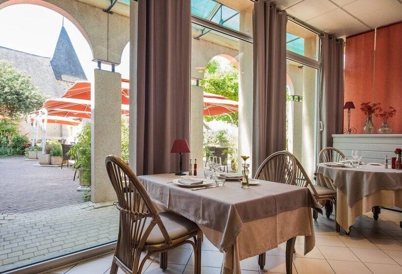 L Ermitage Hotel & Restaurant