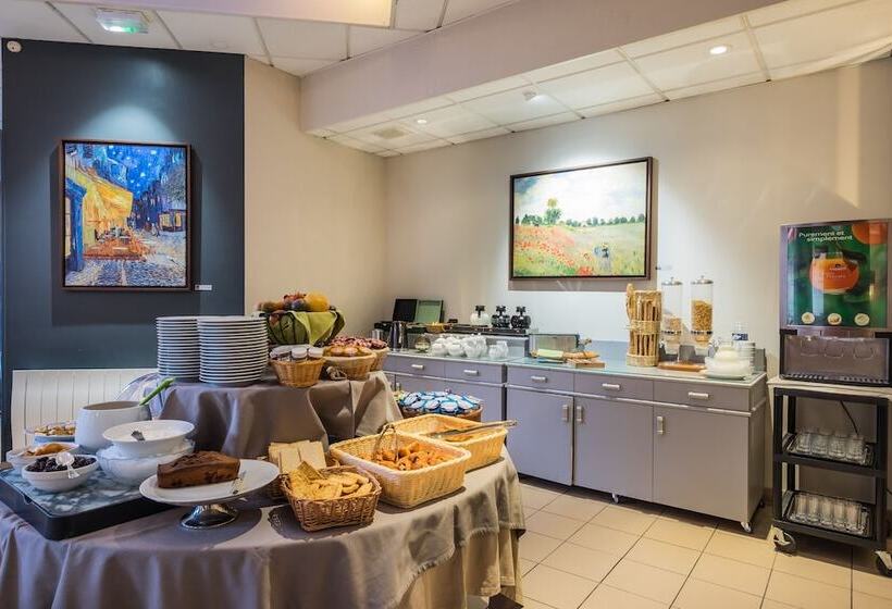 L Ermitage Hotel & Restaurant