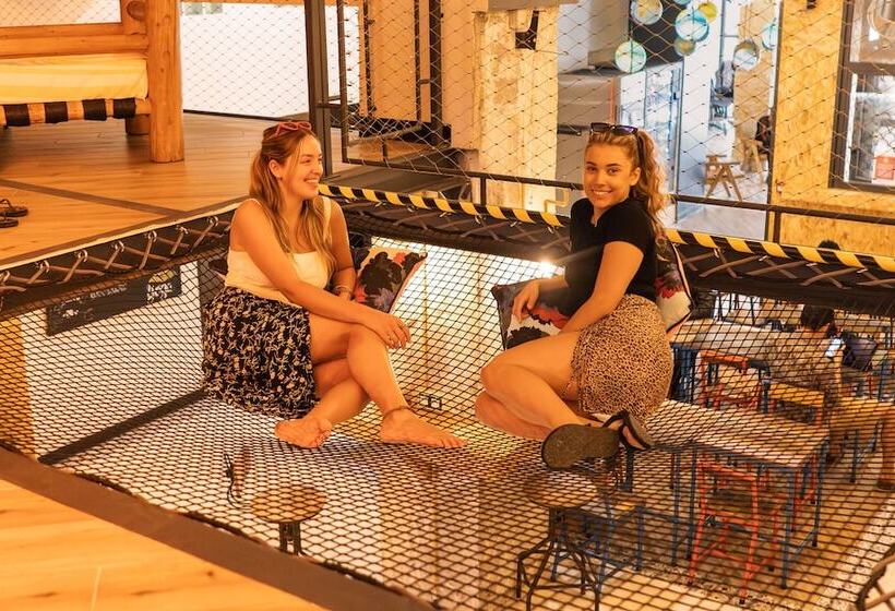 Villa Saint Exupery Beach Hostel