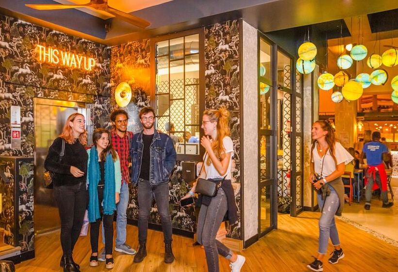 Villa Saint Exupery Beach Hostel