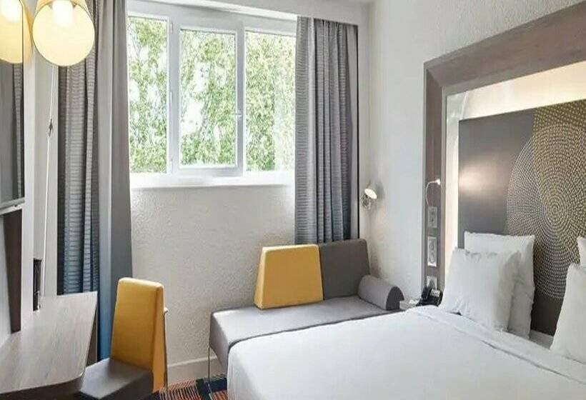 B&B HOTEL Cergy Port