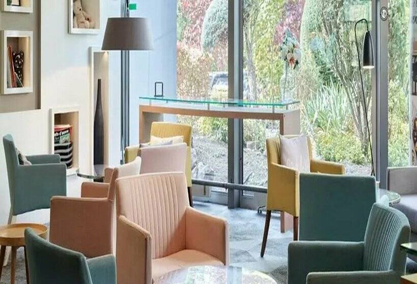 B&B HOTEL Cergy Port