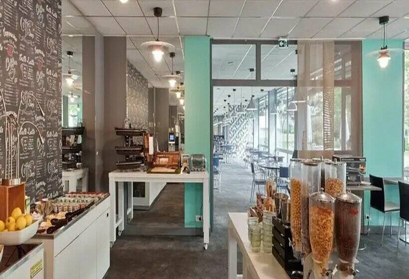 B&B HOTEL Cergy Port