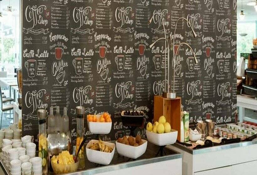 B&B HOTEL Cergy Port