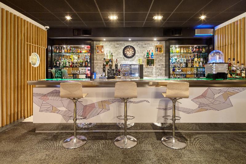 B&B HOTEL Cergy Port