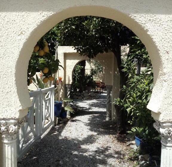 ベッドアンドブレックファースト L'Orangeraie