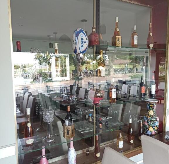 ホテル Auberge Du Pont Canal