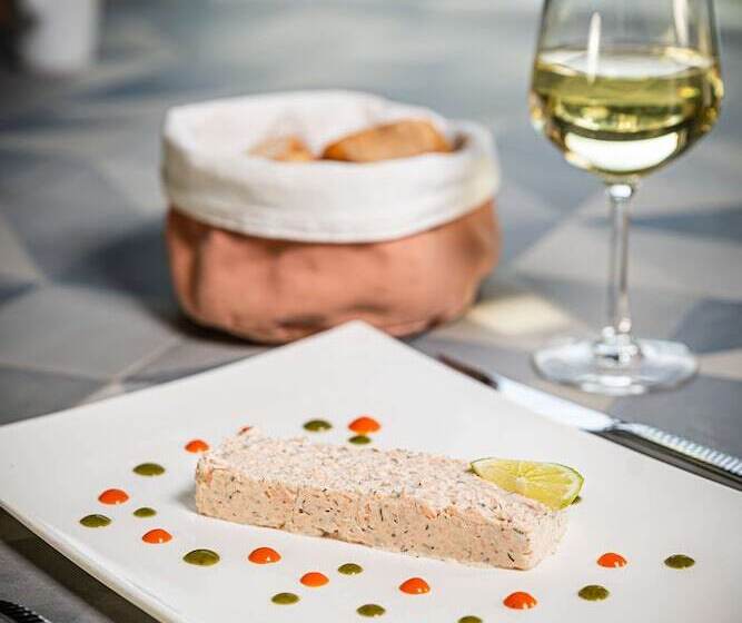 בית מלון כפרי Best Western Le Moulin De Ducey