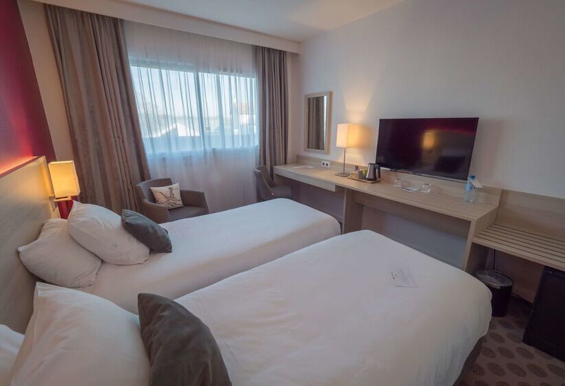 فندق Best Western Plus Le Roof Vannes Bord De Mer